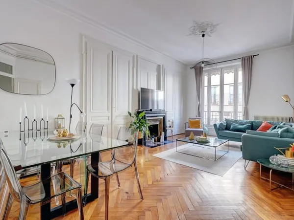 Appartement T3/4 d'exception d'une superficie de 105 m2, à d