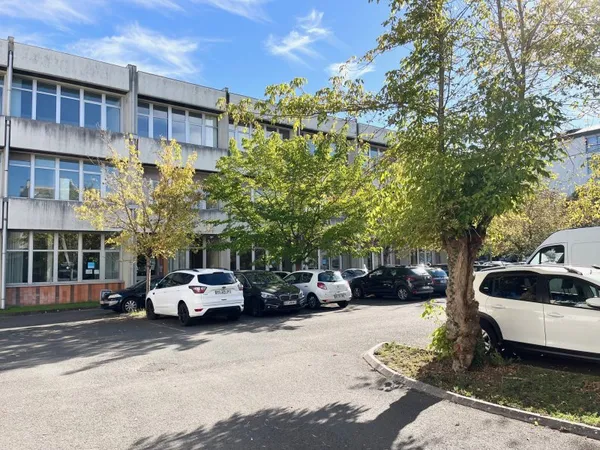 Bureaux 330 m²