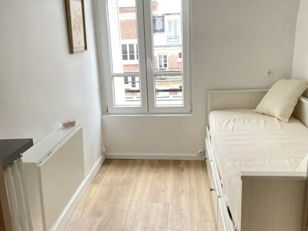 Loue studio 10m² Asnières-sur-Seine à partir du 1er juin