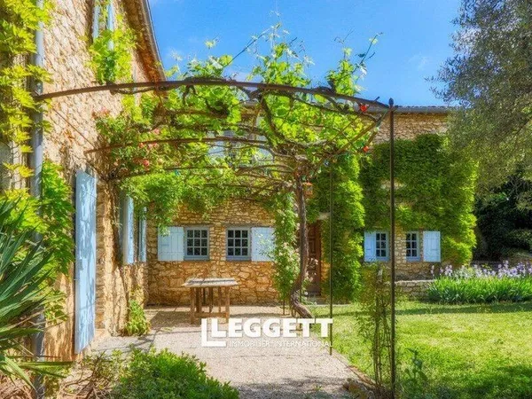 Maison 7 pièces 151 m²