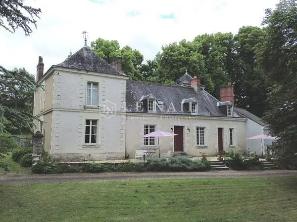 Manoir Historique Des XVe Et XVIIIe S. Avec Parc Et Dependances,