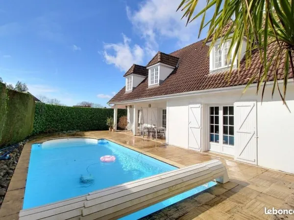 Maison 6 pièces 218 m²