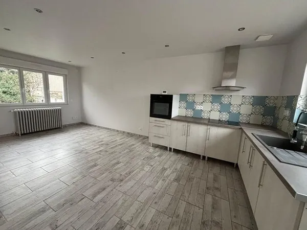 Maison avec jardin et garage 4 chambres proche commodités