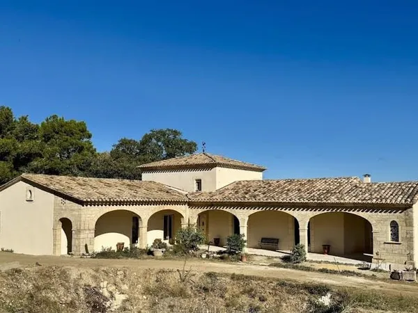 Maison 5 pièces 260 m²