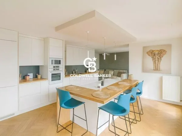 Appartement 4 pièces 145 m²