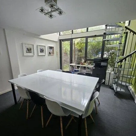 Bureau 48 m²