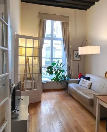 Magnifique 2P 36m2 avec Ascenseur Métro Rambuteau