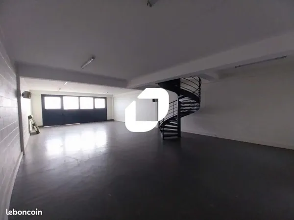 Local d'activité 229 m²
