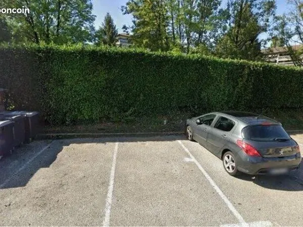 Lot de 3 places de parking - Aucamville résidence