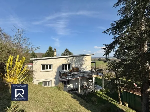 Maison 10 pièces 266 m²