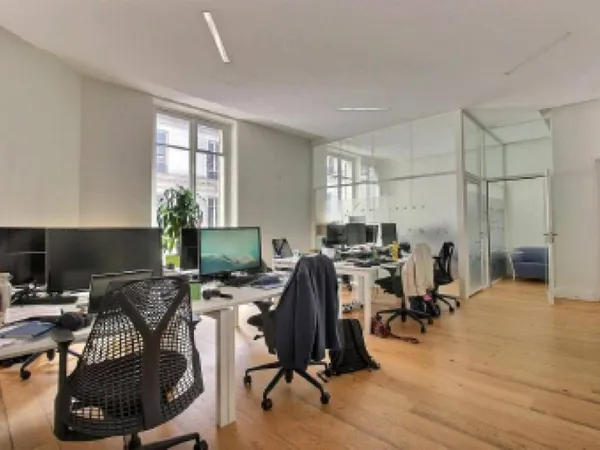 Bureaux 184 m²