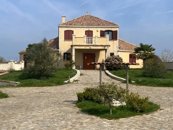 GRANDE VILLA