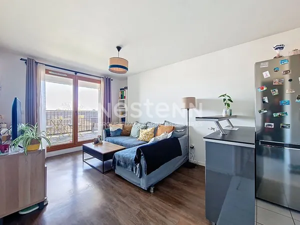 À vendre appartement 2 pièces au dernier étage avec ascenseur quartier de la Croix Bonnet