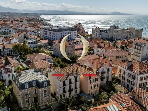 BIARRITZ Centre ville / Côte des Basques - Dernier étage au calme.