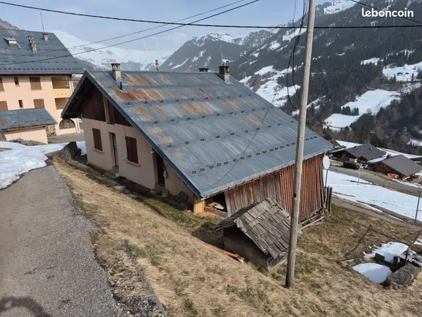 A quelques minutes de la station Les Saisies (73), maison à rénover