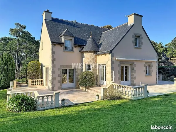 Propriété 7 pièces 224 m²