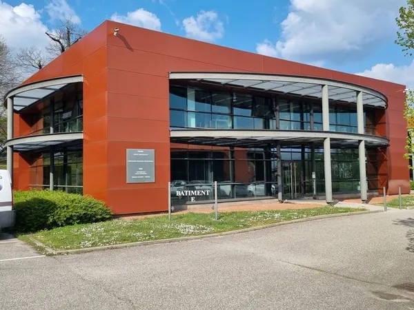 Loue Bureaux 58m²