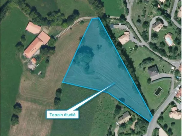 Terrain 740 m²