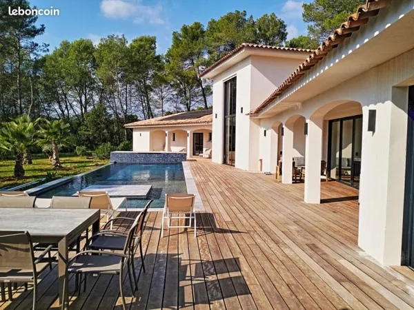 Propriété 9 pièces 350 m²
