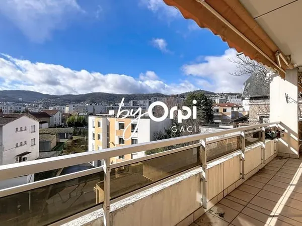 Appartement 5 pièces 156 m²