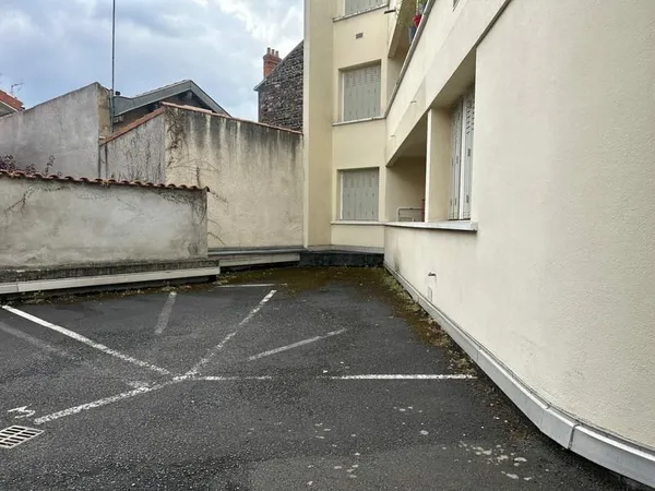 Place de parking sécrurisée - Beaulieu