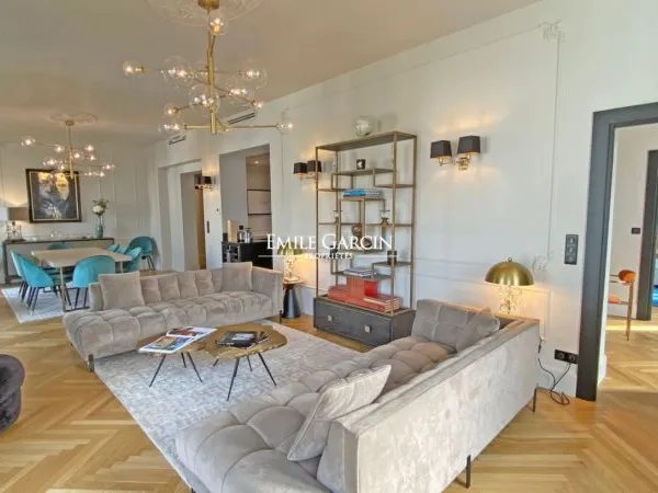 Superbe appartement sur la Croisette, vue mer et palais, unique à louer