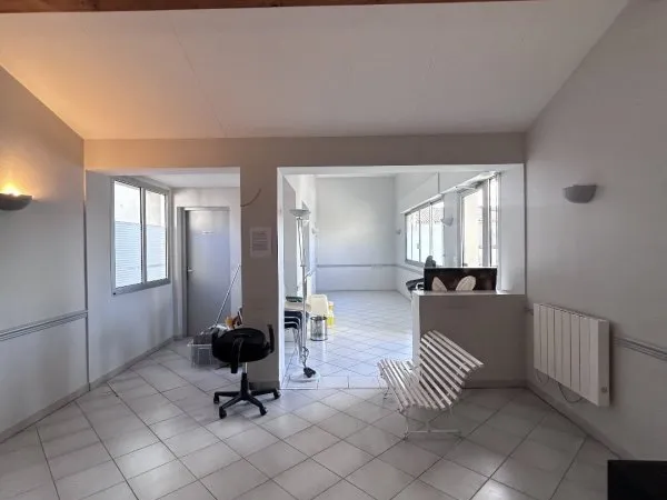 Local professionnel 100 m²