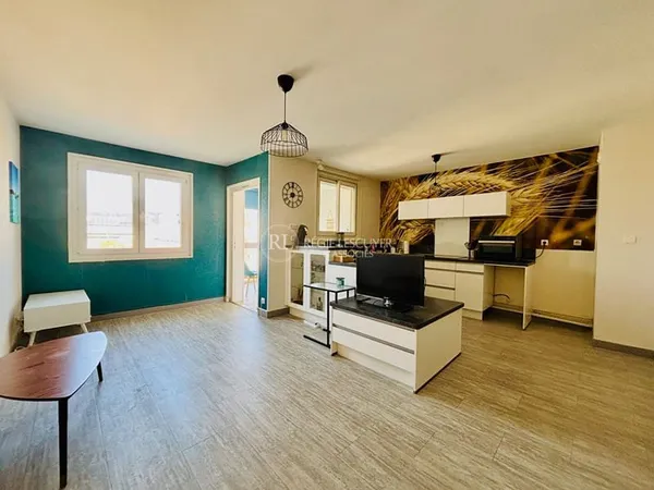 Appartement 3 pièces 70m2/ Place des Pavillons