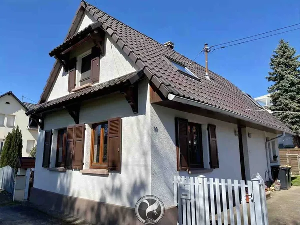 Maison 3 pièces de 70 m2 habitables sur 2 ares 21 centiares.