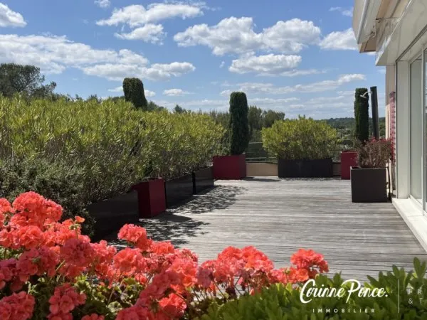 APPARTEMENT STANDING 198 m² TERRASSE 270 m² GARAGE PROPOSE PAR C