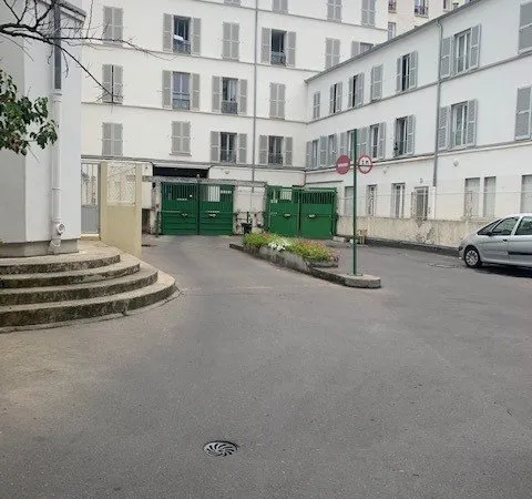 Parking 75018 Paris