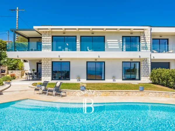 HAUTEURS DE CANNES - VILLA CONTEMPORAINE VUE MER PANORAMIQUE - 4 CHAMBRES