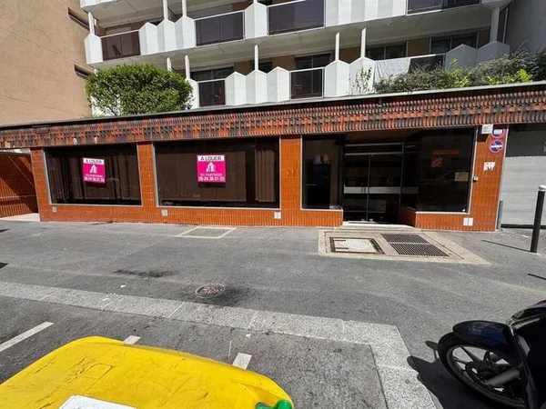 Boutique 335 m²