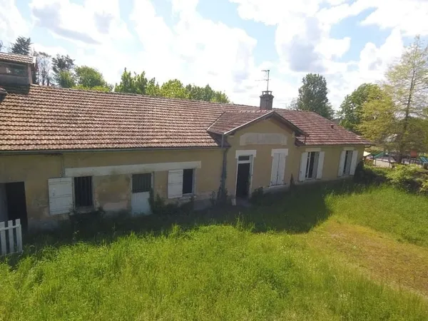 A 4 mn de Bazas MAISON DE VILLAGE DE 200 M² SUR ENVIRON