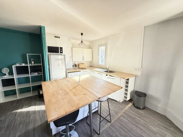 APPARTEMENT T4 SITUÉ AU COEUR DE LA DOUTRE