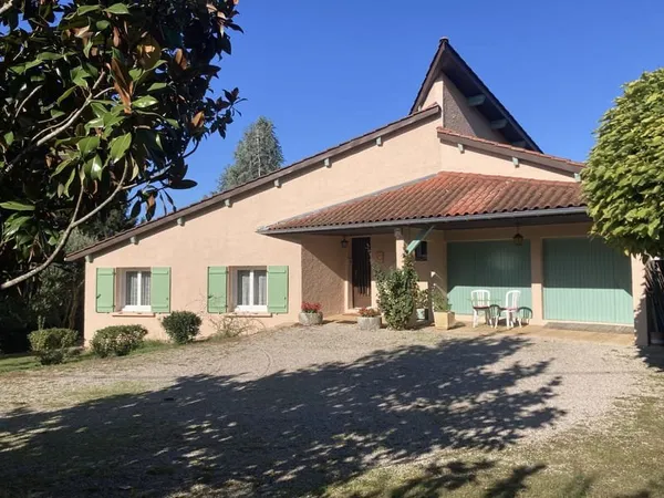 VILLIEU LOYES MOLLON - Belle villa d'architecte de 133 m2 (2