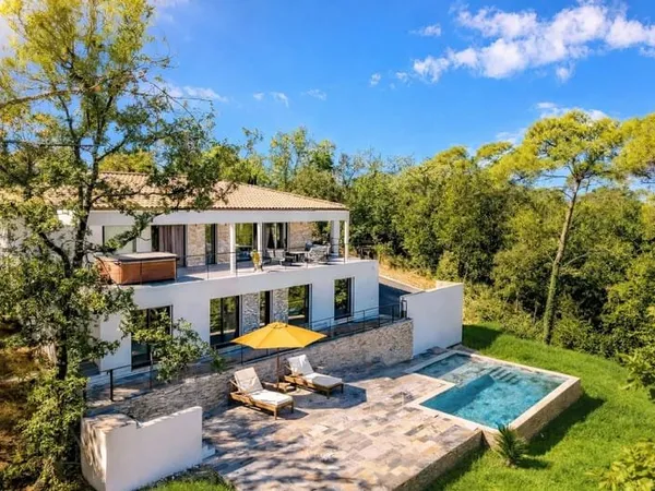 VILLA CONTEMPORAINE D'EXCEPTION - 2022 - 195,19 m2 + garage