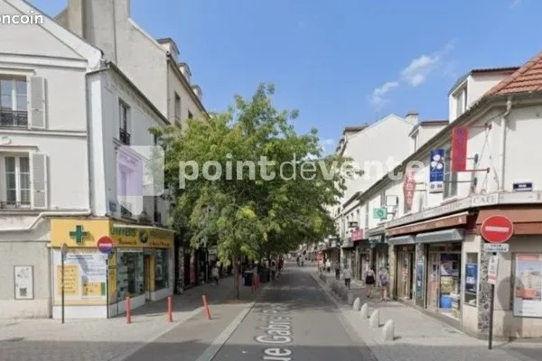 Commerce informatique/multimédia 72 m²