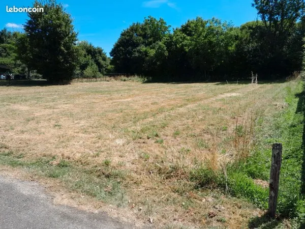 Terrain 1300 m2 TRESILLEY