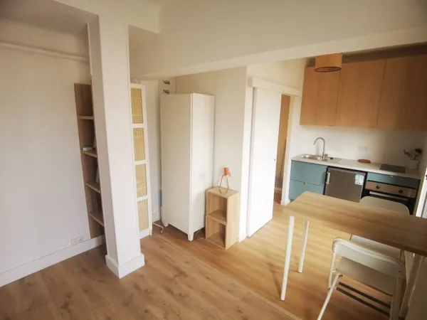 Loue studio meublé - Marseille 8ème