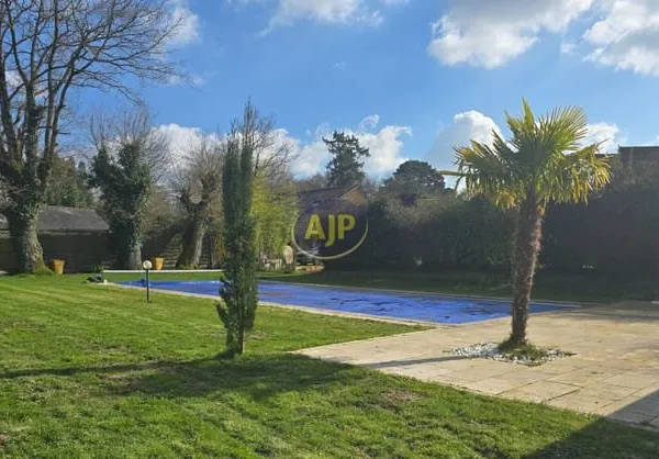 MOUAIS 44590 Maison en pierre 135 m² - 4 chs - piscine - terrain constructible