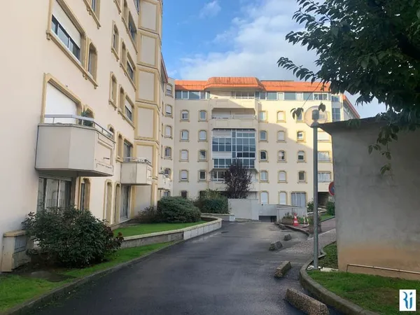 F2 avec balcon, parking et cave, à deux pas du Jardin des Plantes