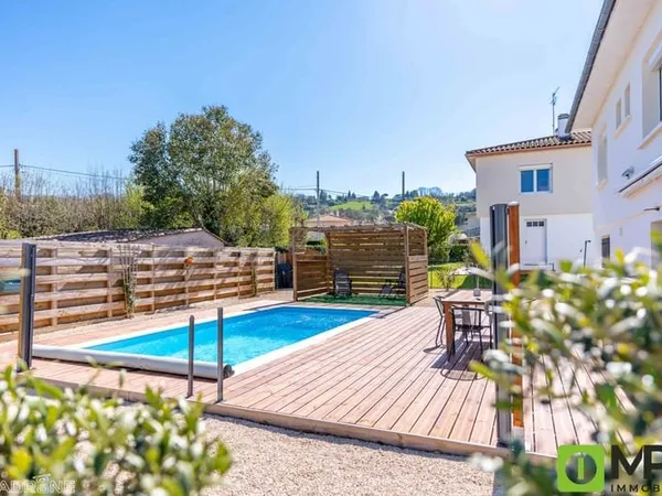 Pujols Maison T4 entièrement rénovée avec piscine