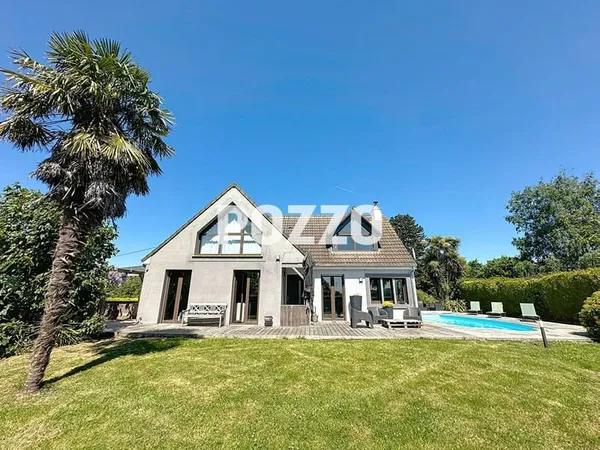 A Vendre - Le Val Saint Père - Maison 5 pièce(s) 135 m2 - Proche grèves - Piscine chauffée