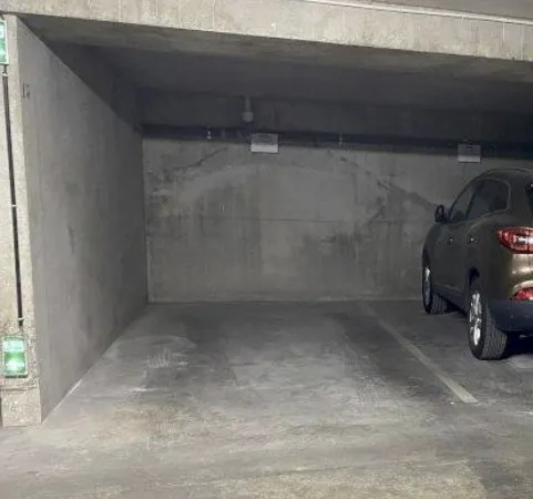 Loue parking 15m²