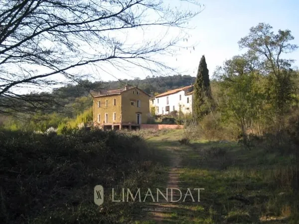 À RÉNOVER - Propriété exclusive de 930 m²