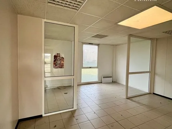 Local 135 m² Lisle-sur-Tarn