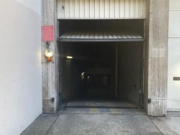 Location d'un box au 210 rue de vaugirard 75015 PARIS