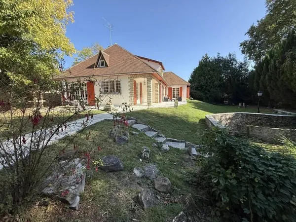 Maison 9 pièces 275 m²