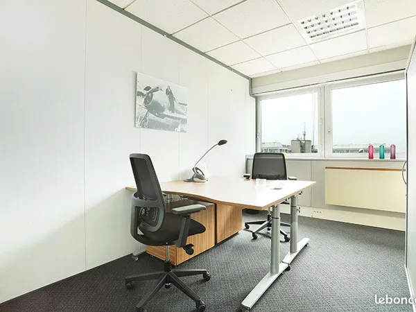 Bureau privé à louer pour 2 personnes à ROISSY HQ, Airport